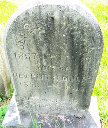 headstone of Jessie Traver Moore